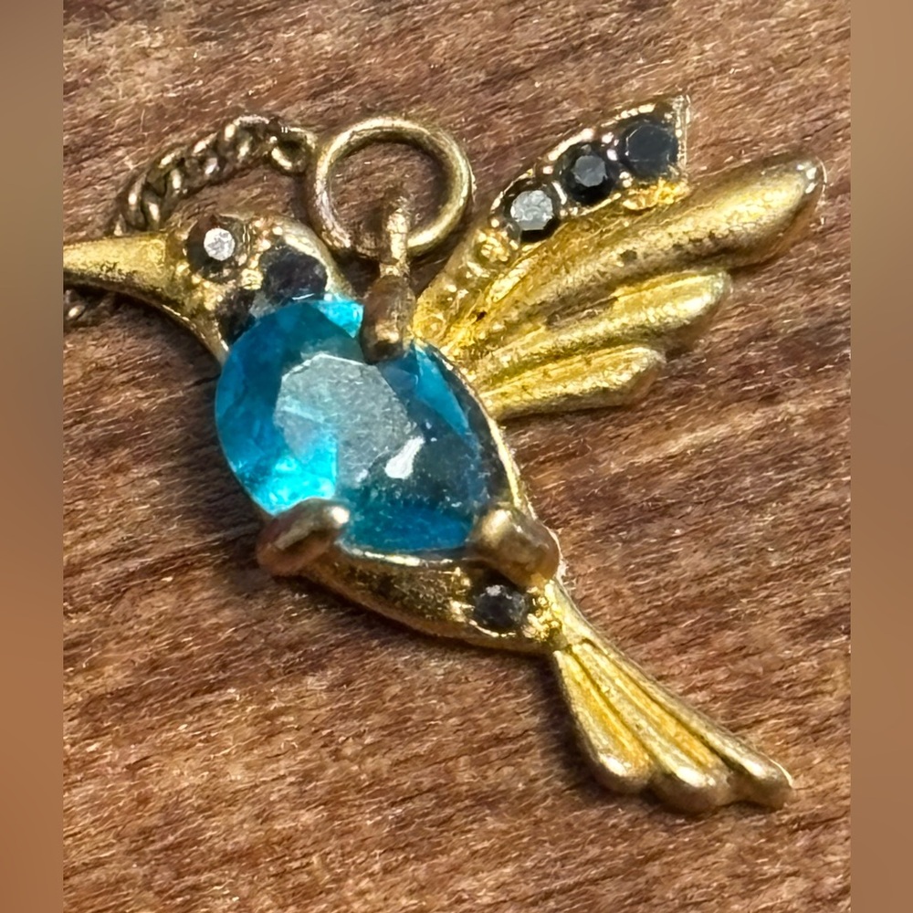 Hummingbird Chain Thread Earrings - Picture 5 of 5